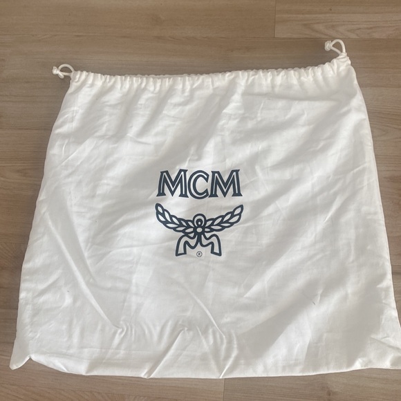 MCM White Leather Suits Tote Bag - Like New - Picture 8 of 10